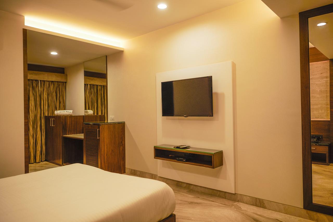 The Atithi Niwas Indore Exterior photo