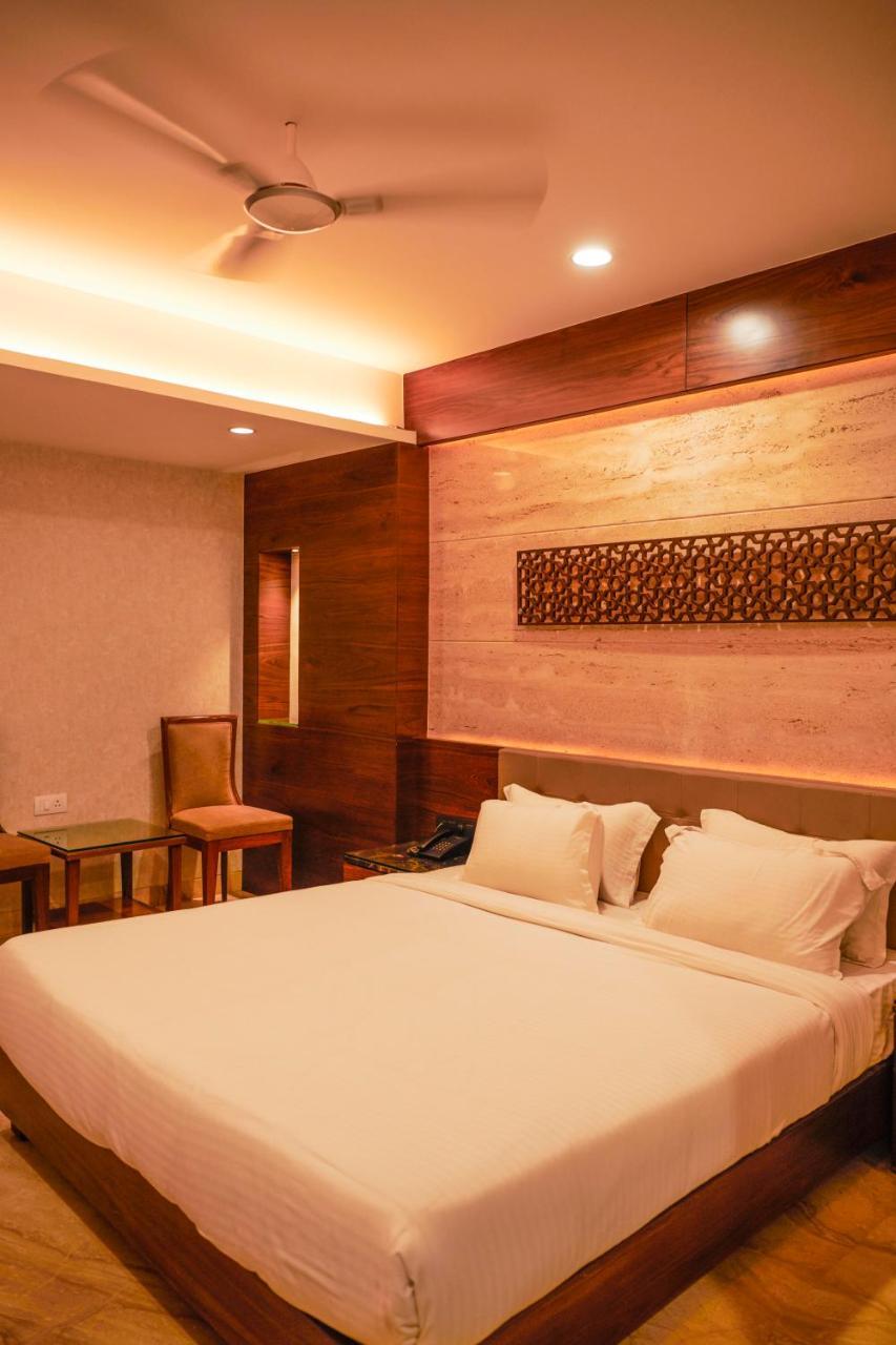 The Atithi Niwas Indore Exterior photo