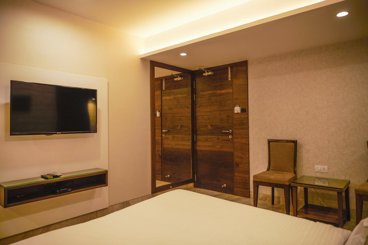 The Atithi Niwas Indore Exterior photo