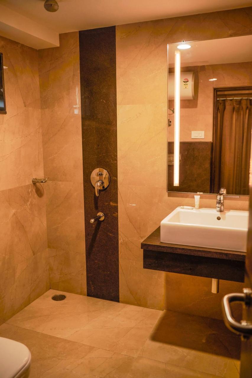 The Atithi Niwas Indore Exterior photo
