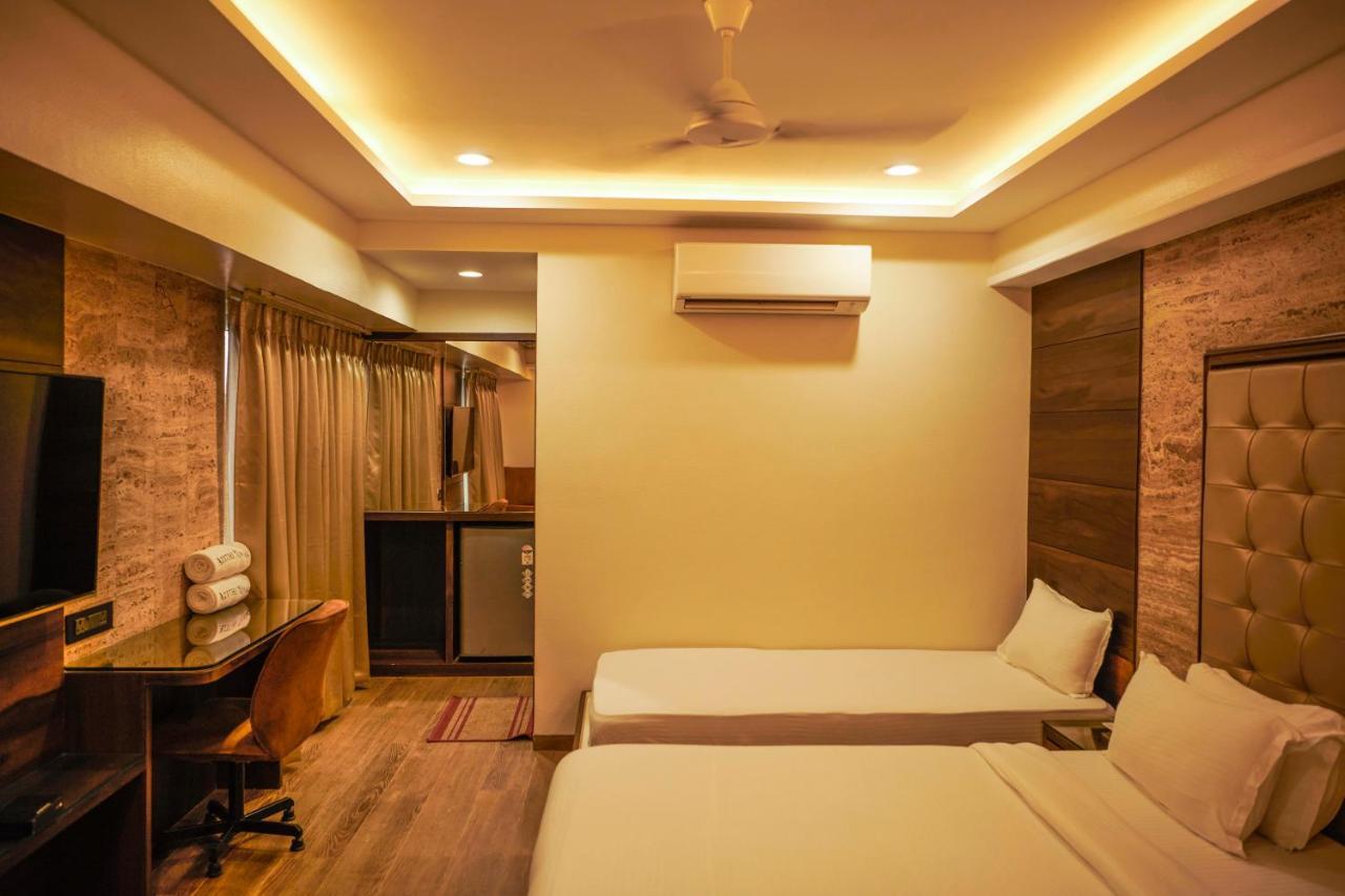 The Atithi Niwas Indore Exterior photo