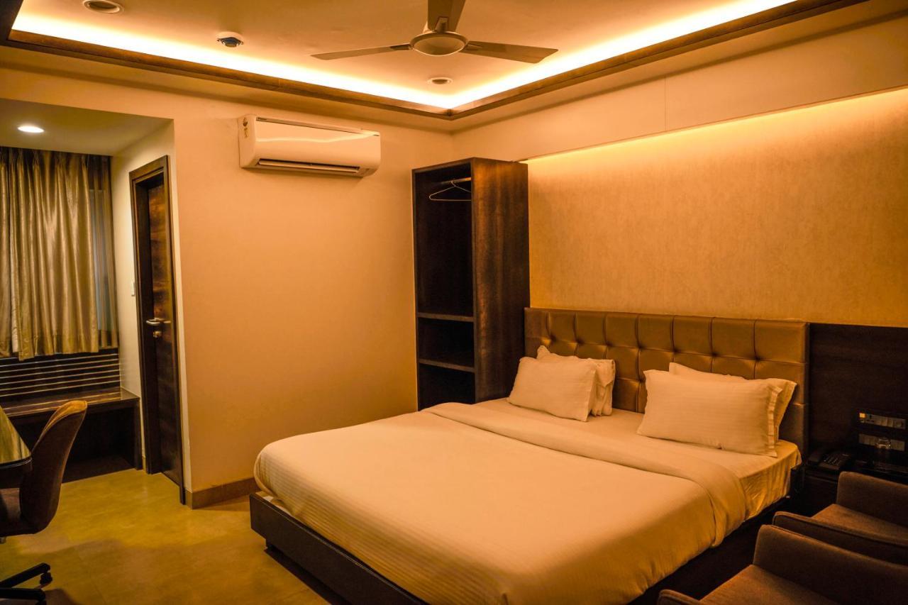 The Atithi Niwas Indore Exterior photo