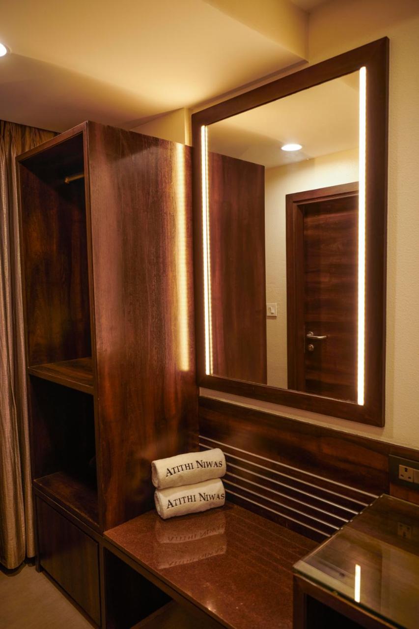 The Atithi Niwas Indore Exterior photo